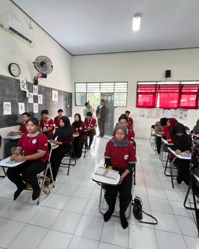 SISWA DI KELAS