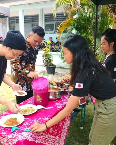TSK JEPANG MENYICIP HIDANGAN KHAS INDONESIA